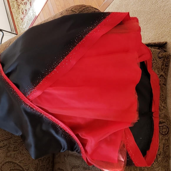 Prom dress - Picture 2 of 4